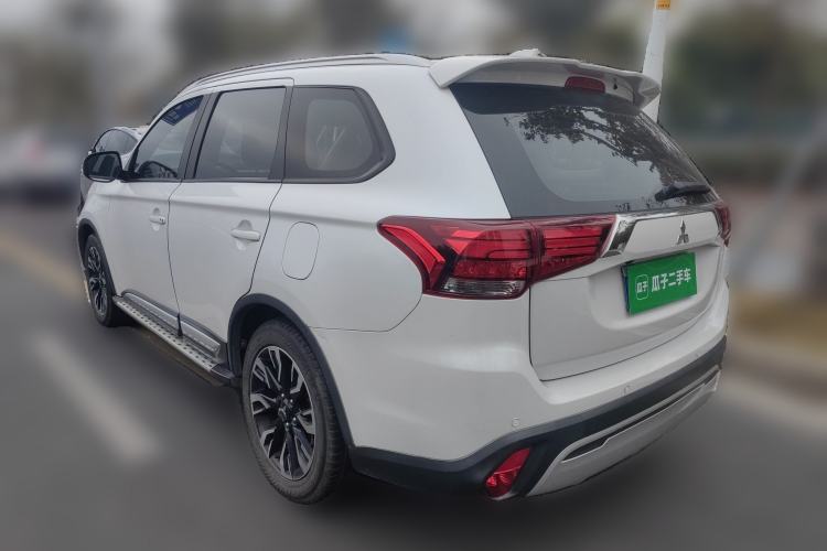 Used Mitsubishi Outlander 2019 2.0L Two-Wheel Drive Comfort Edition 5 Seats China V Standard
