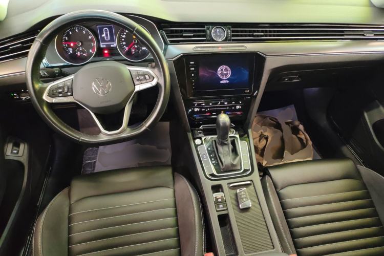 Used Volkswagen Magotan 2020 330TSI DSG Leading Model Center Console