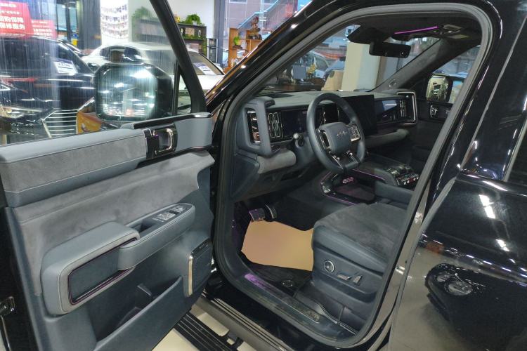 Used Formula Leopard 5 2023 Cloud Ride Flagship Edition
