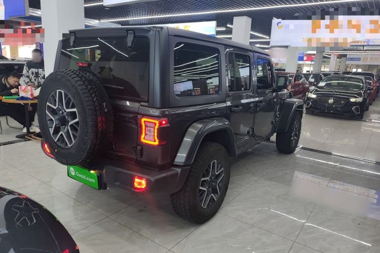 Used Jeep Wrangler 2024 2.0T Sahara Four-Door Edition
