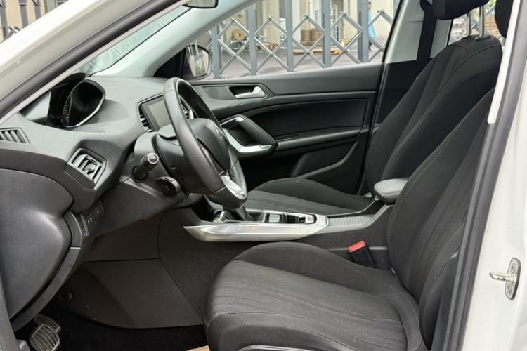 Used Peugeot 308S 2015 1.6T Automatic Jingchi Edition Left Front Seat