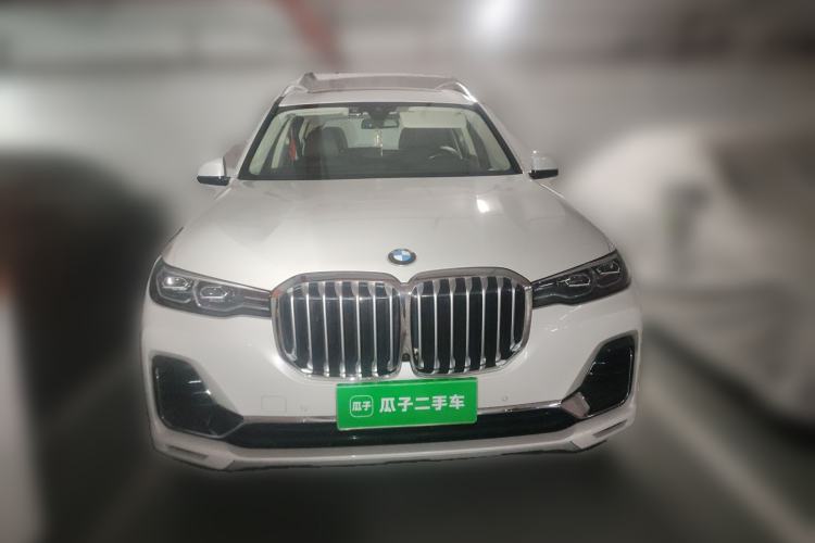 Used BMW X7 2021 Facelifted xDrive40i Luxury Package with Leading Features Front