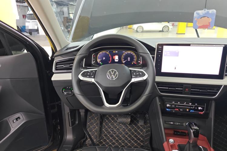 Used Volkswagen Tiguan L 2025 Model, Outstanding Version, 300TSI Automatic Two-Wheel Drive Longteng Edition
