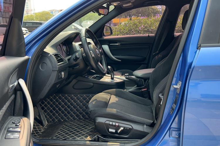 Used BMW 1 Series 2018 120i M Sport Package Interior 1