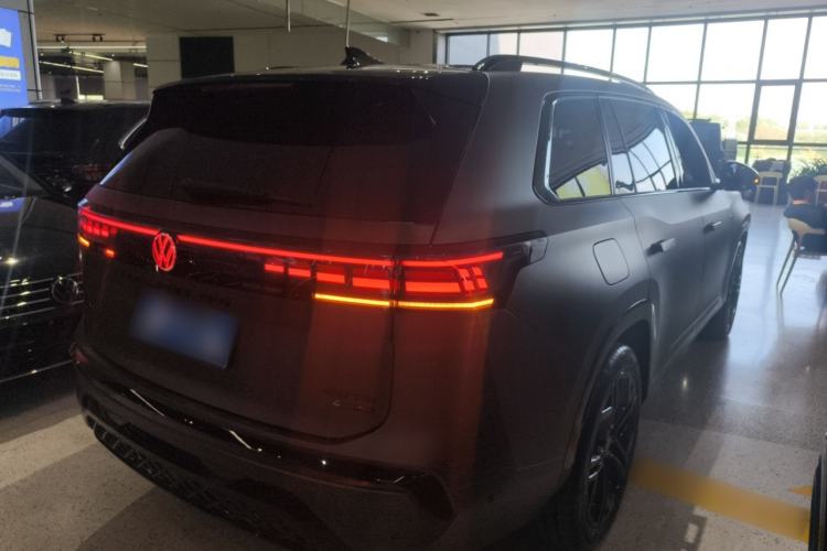 Used Volkswagen Teramont 2025 Tiguan Pro 450TSI Four-Wheel Drive Summit Edition Rear Right 45 Deg