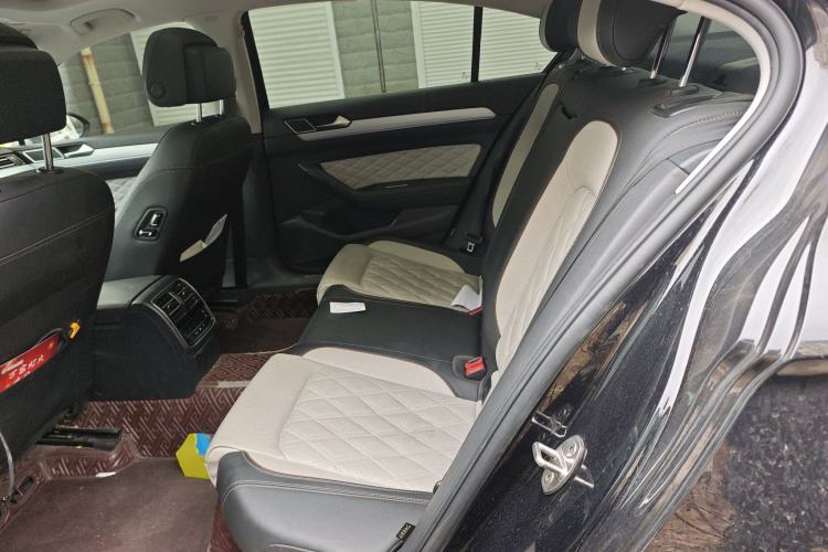 Used Volkswagen Magotan 2023 2 Million Units Commemorative Edition 330TSI DSG Luxury Version