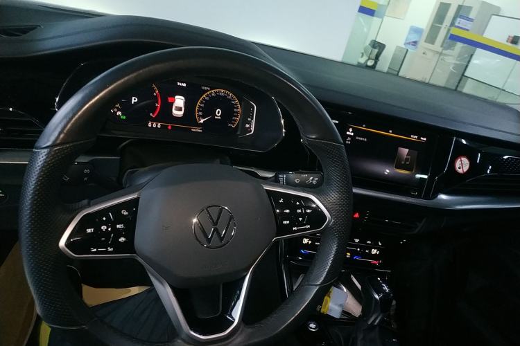 Used Volkswagen Passat 2023 Revised 330TSI Elite Edition Center Console