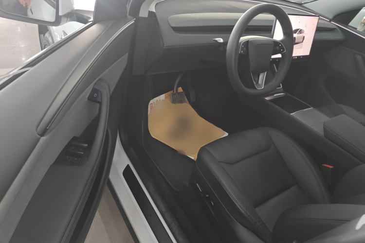 Used Tesla Model Y 2025 Rear-Wheel Drive First Edition
