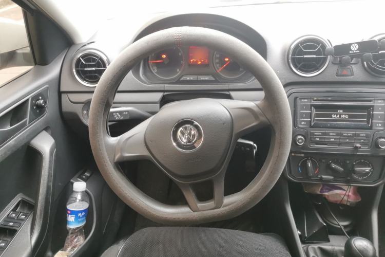Used Volkswagen Jetta 2017 1.5L Manual Fashion Edition Steering Wheel
