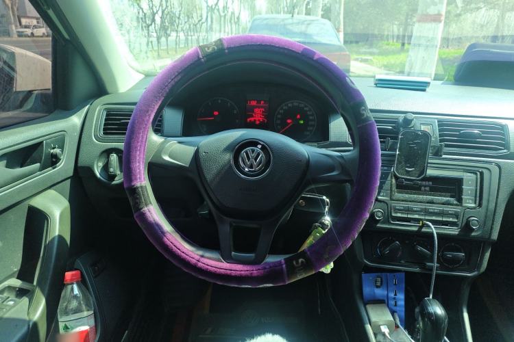 Used Volkswagen Santana 2016 1.6L Automatic Fashion Edition Steering Wheel