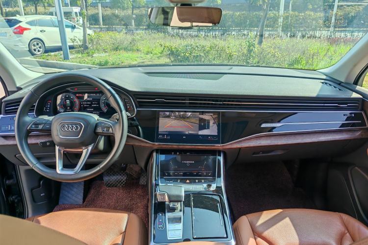 Used Audi Q7 2021 55 TFSI quattro S line Sport model
