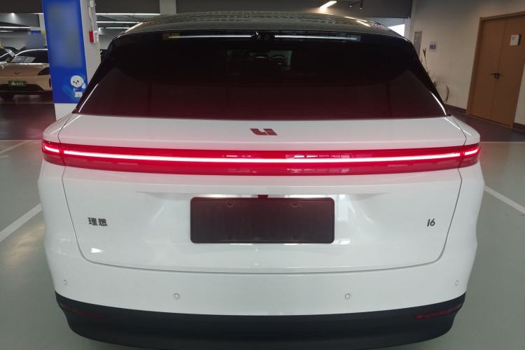 Used Li Auto i6 2025 Model Two-Wheel-Drive Standard Type
