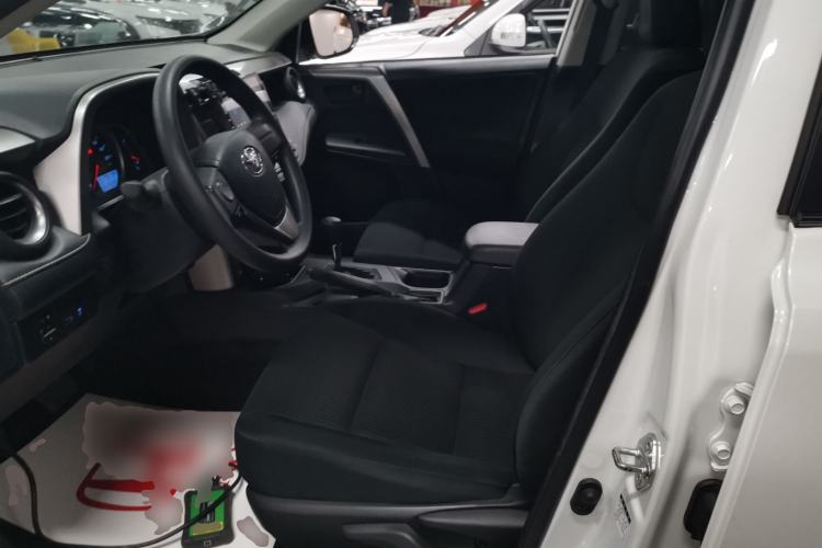 Used Toyota RAV4 2019 2.0L CVT Two-Wheel Drive Pioneer Edition China V Standard
