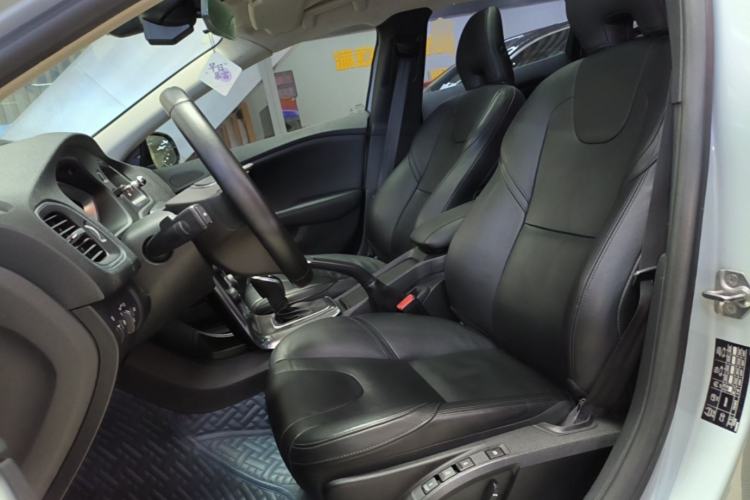 Used Volvo V40 2014 2.0T Zhiya Edition
