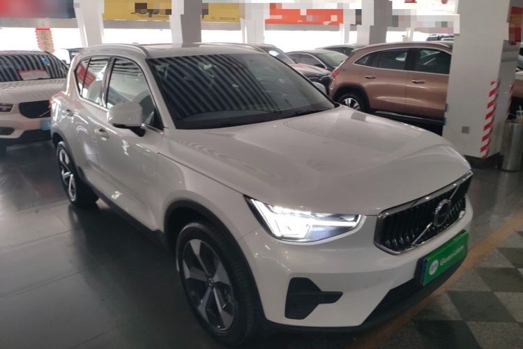 Used Volvo XC40 2024 B4 4x4 Smart Luxury Edition
