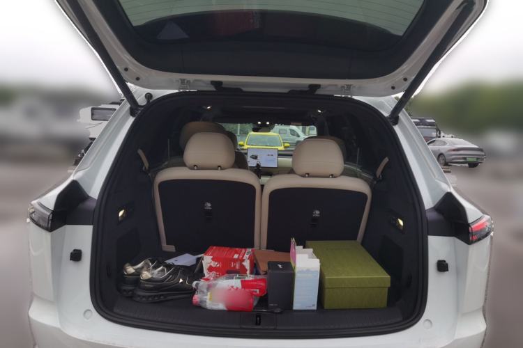 Used ONVO Luxeed L90 2025 Model—Max Six-Seater Version