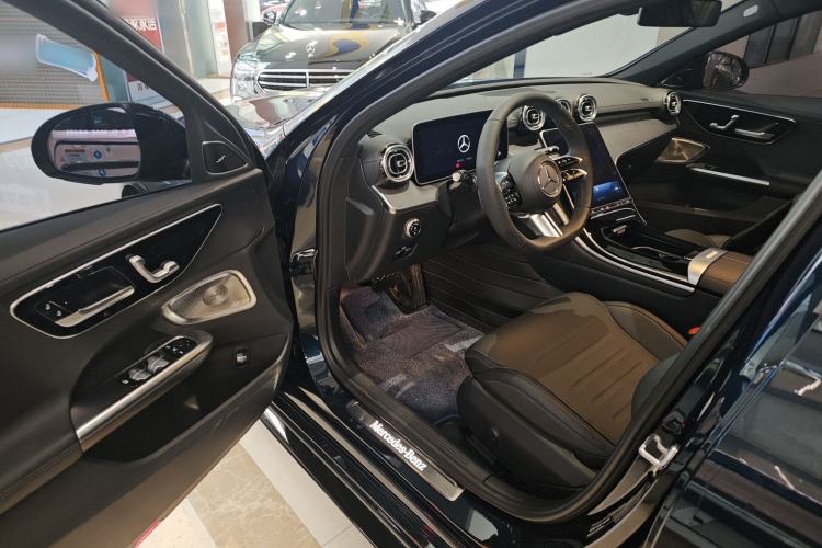 Used Mercedes-Benz C-Class 2023 C 260 L Bright Night Sports Edition Driver Seat
