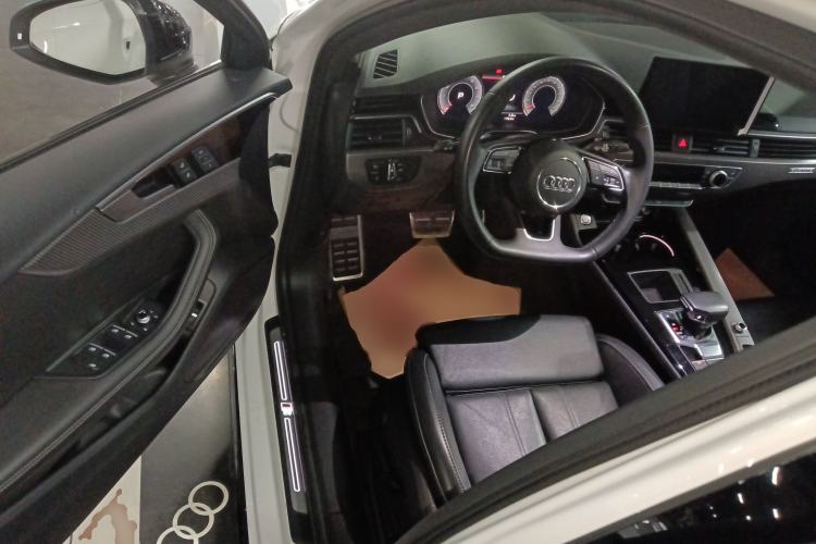 Used Audi A4L 2023 40 TFSI quattro Luxury Dynamic Edition
