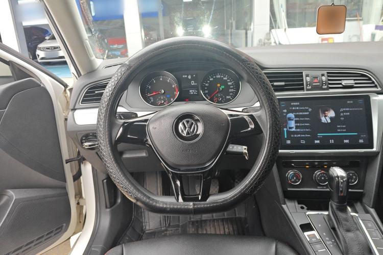 Used Volkswagen Lamando 2018 230TSI DSG Fashion Edition Steering Wheel