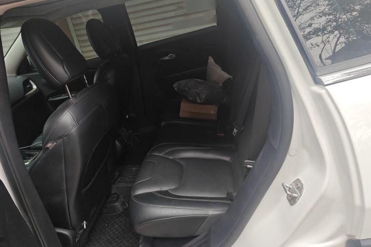 Used Jeep Cherokee 2016 2.0L Superior Edition
