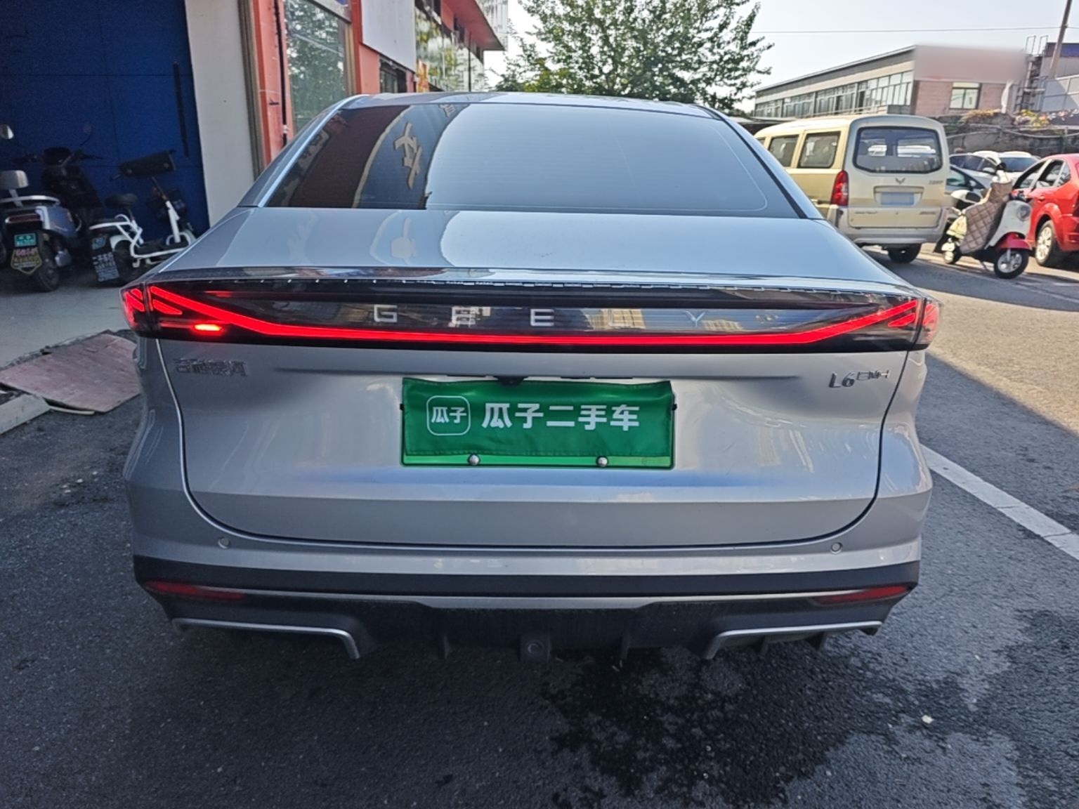 Geely Galaxy L6 2025 EM-i 140km Explorer+ Edition — снимка 5