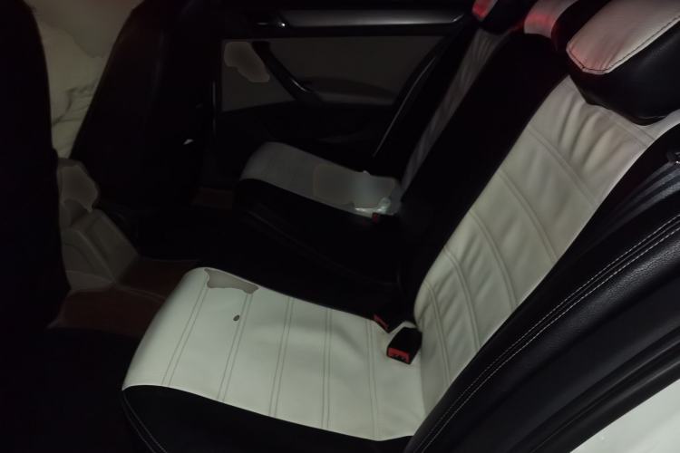 Used Volkswagen Santana 2013 1.6L Manual Luxury Edition Left Rear Seat