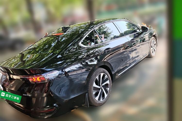 Used Volkswagen Magotan 2024 300TSI DSG Prestige Edition—A Real Eye-Catcher Rear Right 45 Deg