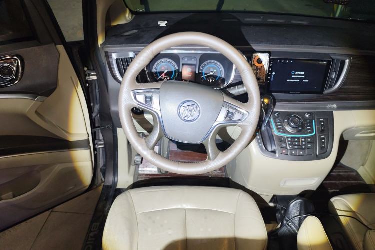 Used Buick GL8 2011 3.0L GT Luxury Business Haoya Edition
