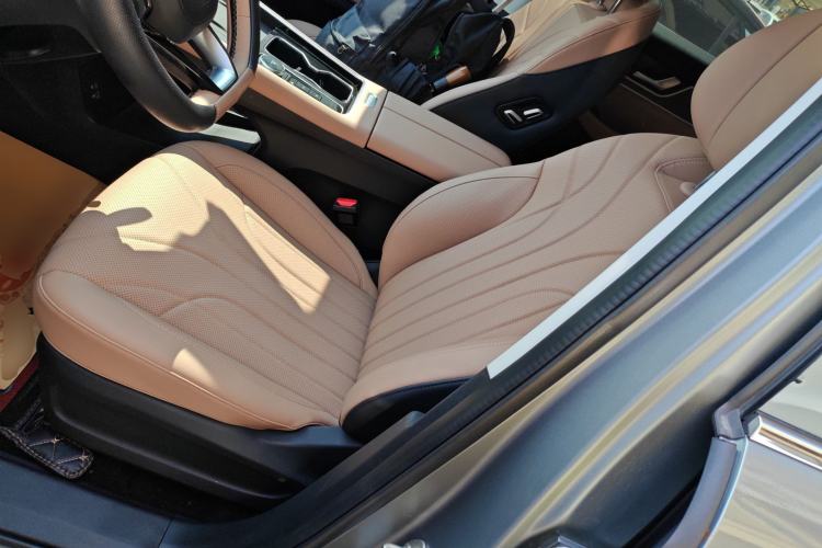 Used Chery Tiggo 8 L 2025 Model 2.0T Two-Wheel Drive Changhong Edition—5 Seaters