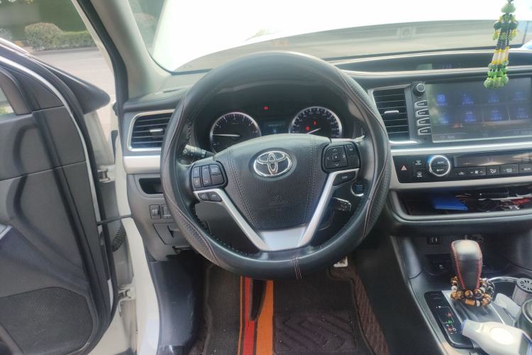 Used Toyota Highlander 2017 2.0T Four-Wheel Drive Luxury Edition 7 Seats