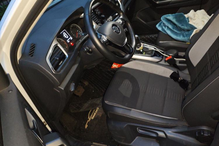 Used Volkswagen T-ROC 2019 230TSI DSG Two-Wheel-Drive Advanced Version China VI Standard