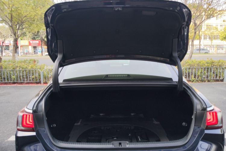 Used Lexus ES 2023 200 Excellence Edition