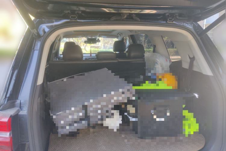 Used Roewe RX8 2018 30T Smart Connectivity All-Wheel Drive Supreme Edition Trunk