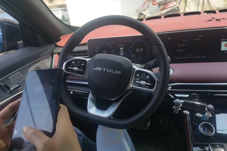 Used JETOUR X70 PLUS 2023 1.6T DCT Stronger PLUS 5-seater
