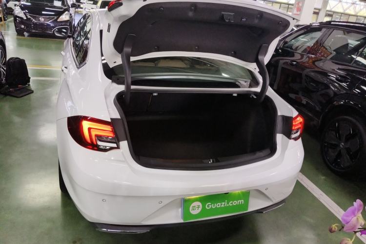 Used Buick Regal 2022 552T Smart Edition Trunk