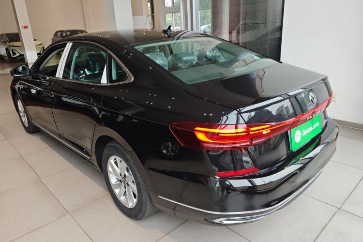 Used Volkswagen Passat New Energy 2025 430 PHEV Hybrid Business Edition Rear Left 45 Deg