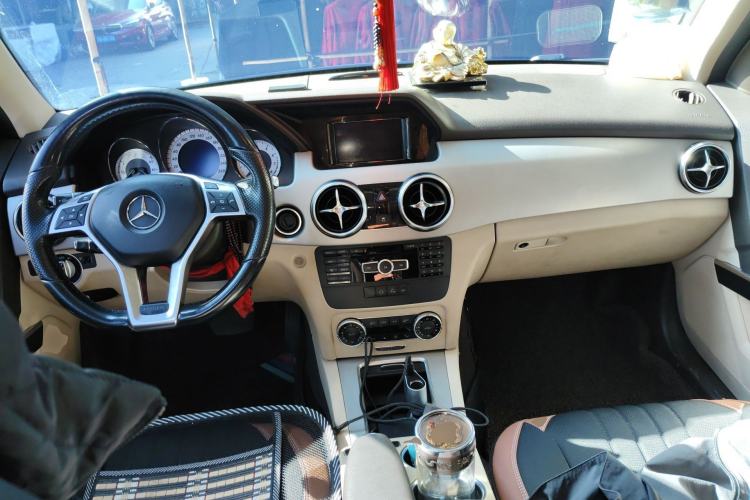 Used Mercedes-Benz GLK-Class 2015 GLK 260 4MATIC Dynamic Edition Ultimate Version Center Console