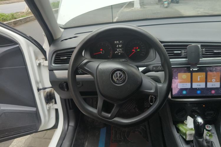 Used Volkswagen Lavida 2017 1.6L Automatic Fashion Edition Steering Wheel