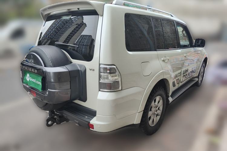 Used Mitsubishi Pajero 2015 3.0L Automatic Luxury Version China IV Standard Rear Right 45 Deg