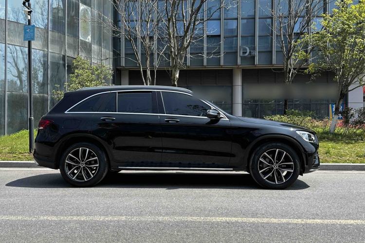 Used Mercedes-Benz GLC 2022 Facelift GLC 260 L 4MATIC Luxury Edition Exterior 3