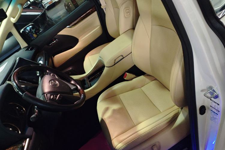 Used Toyota Alphard 2021 Dual-Engine 2.5L Luxury Edition