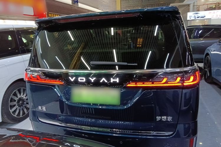Used VOYAH Dream 2025 PHEV Four-Wheel-Drive Flagship Kunpeng Edition
