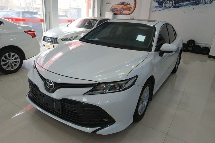 Used Toyota Camry 2018 2.0E Leading Edition