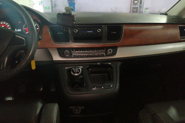 Used SAIC MAXUS G10 2016 1.9T Manual Elite Edition Diesel China V Standard Audio And AC Panel