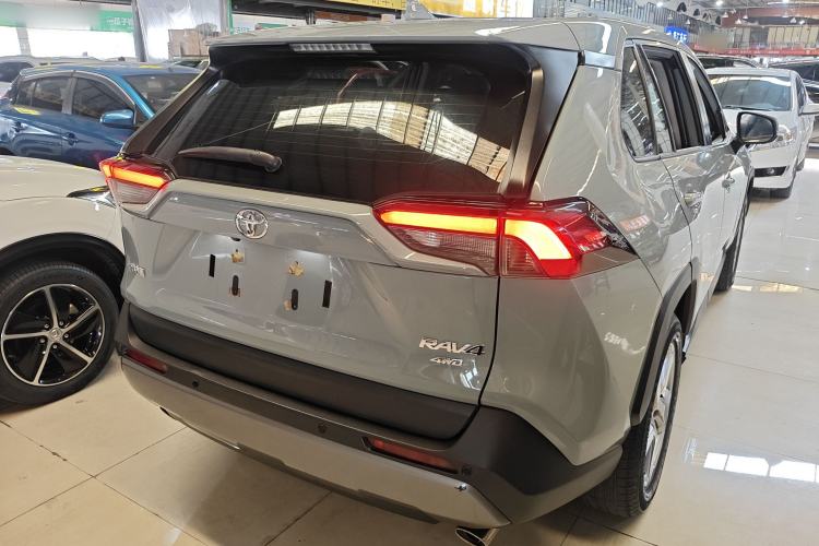 Used Toyota RAV4 2020 2.0L CVT 4x4 Style PLUS Edition Rear Right 45 Deg