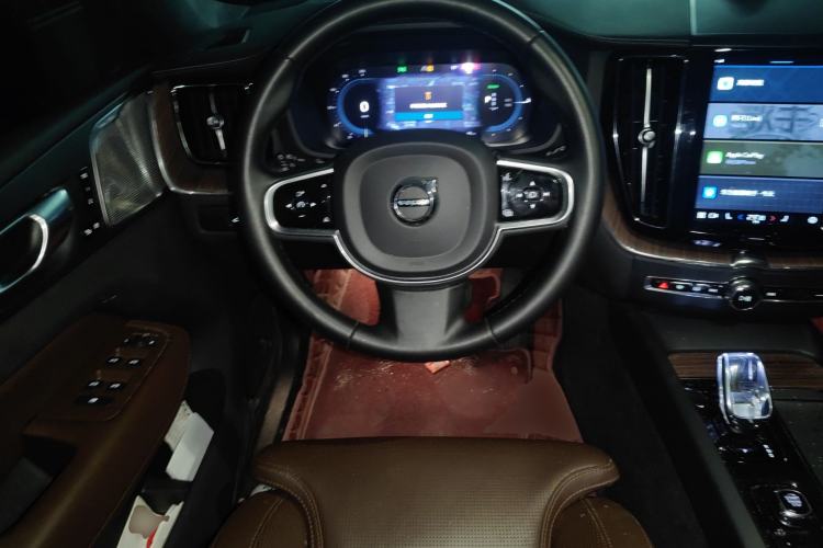 Used Volvo XC60 New Energy 2023 T8 Plug-in Hybrid Long-Range All-Wheel Drive Intelligent Luxury and Enjoyment Edition
