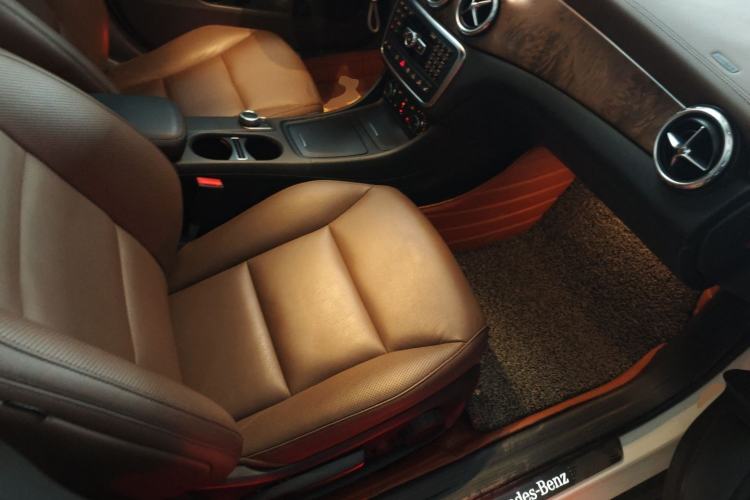 Used Mercedes-Benz GLA 2015 GLA 260 4MATIC Right Front Seat