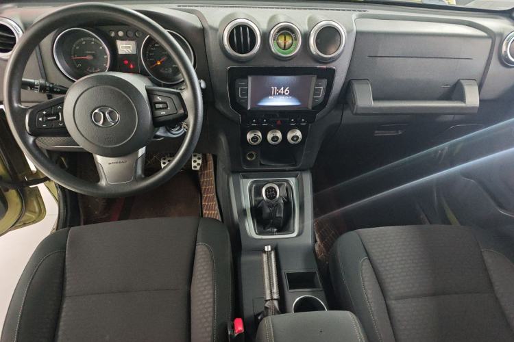 Used BAIC Off-Road BJ40 2016 40L 2.0T Manual Two-Wheel Drive Luxury Edition
