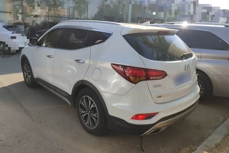 Used Hyundai Santa Fe 2017 2.0T Automatic Two-Wheel Drive Smart Version 7 Seats

