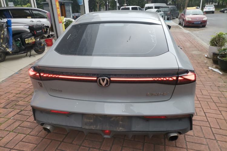 Used CHANGAN UNI-V 2022 1.5T Prestige Version
